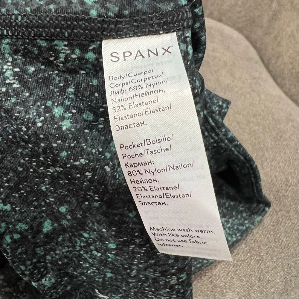 Spanx booty‎ boost printed bike shorts size S